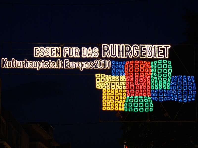 'Essen für das Ruhrgebiet' - Leuchtwerbung für die Kulturhauptstadt 2010; Foto: 02.06.2007, Essen