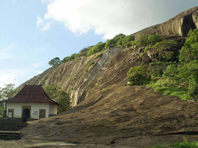 Eingang zu den Höhlentempeln von Dambulla; Foto: 09.11.2006, Dambulla