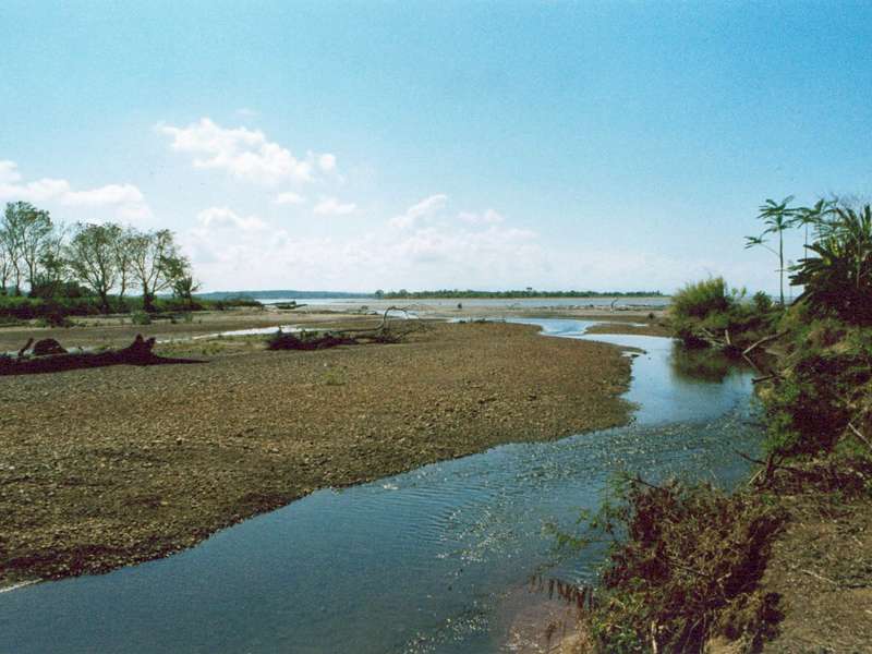 Große Sandbank im Mündungsbereich des Río Tortuga; Foto: 07.04.2004, Playa Tortuga