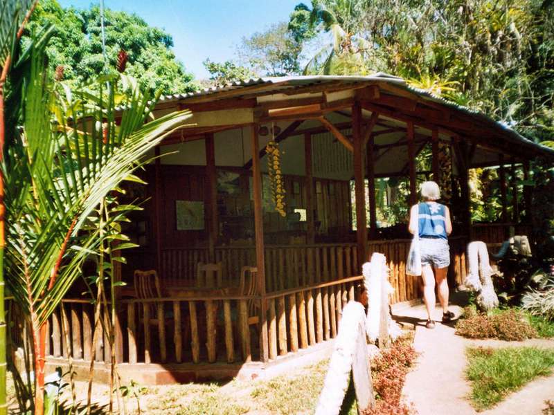In dieser Hütte lag der Speisesaal des Poor Man's Paradise; Foto: 08.02.2004, Nähe Playa Rincon de San Josecito